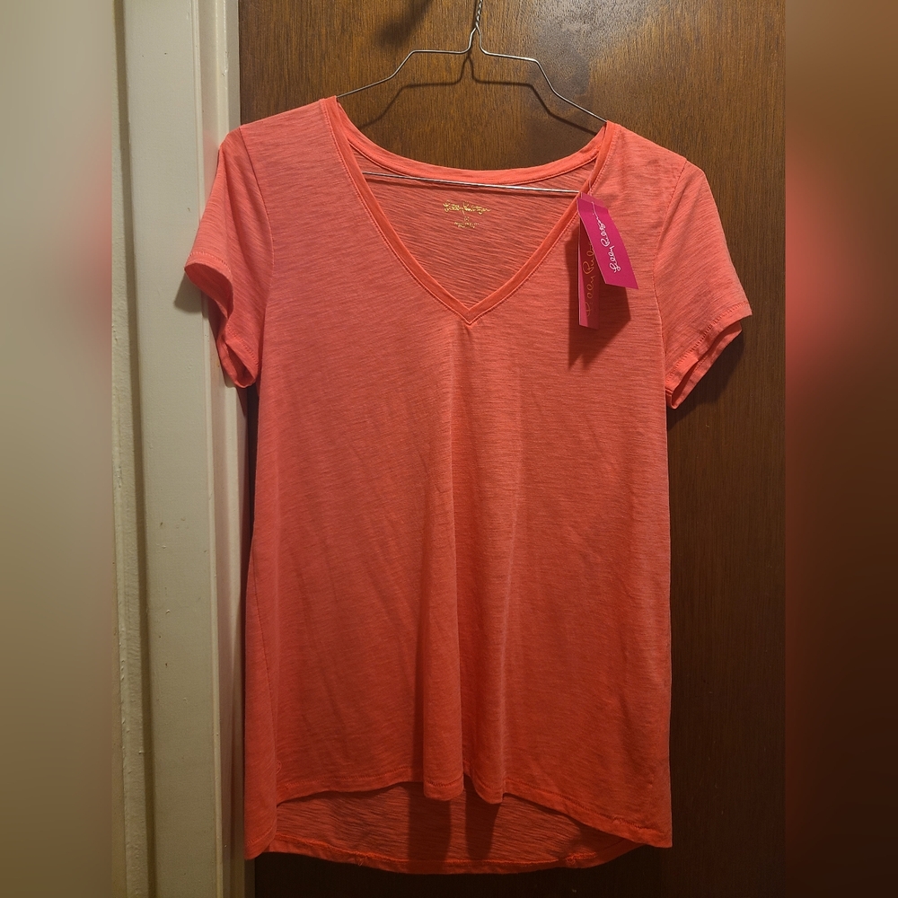 Lilly Pulitzer V Neck Coral Spritz Shirt, Size M, New, please review photos